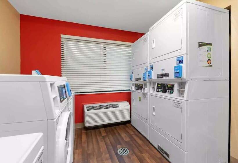 בית מלון כפרי Southpoint Suites