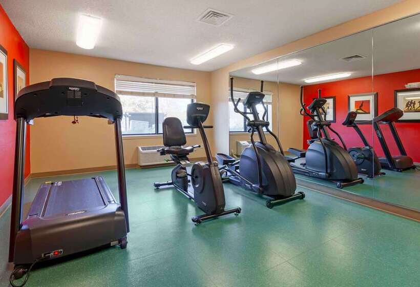 בית מלון כפרי Extended Stay America Select Suites   Madison   Old Sauk Rd