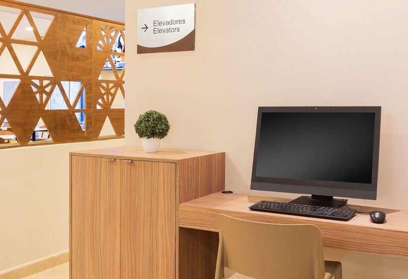 هتل Fairfield By Marriott Los Cabos