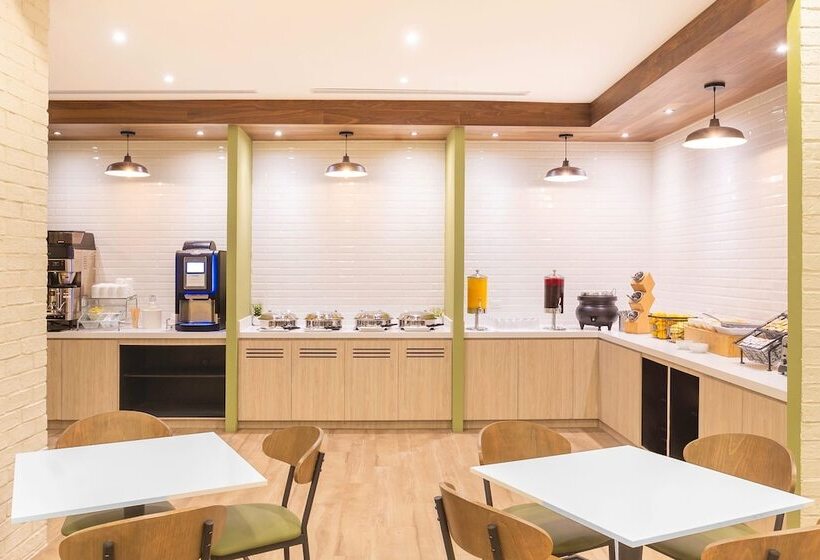 هتل Fairfield By Marriott Los Cabos