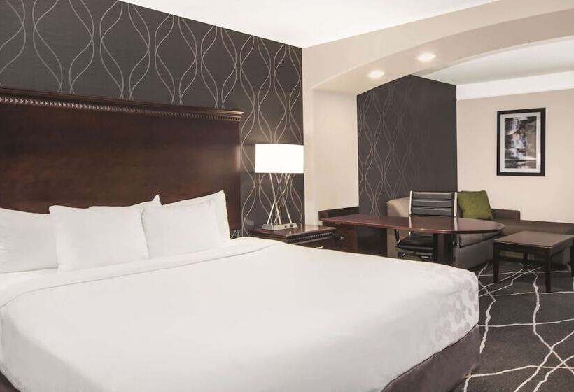 هتل Fairfield By Marriott Inn & Suites Fresno Riverpark