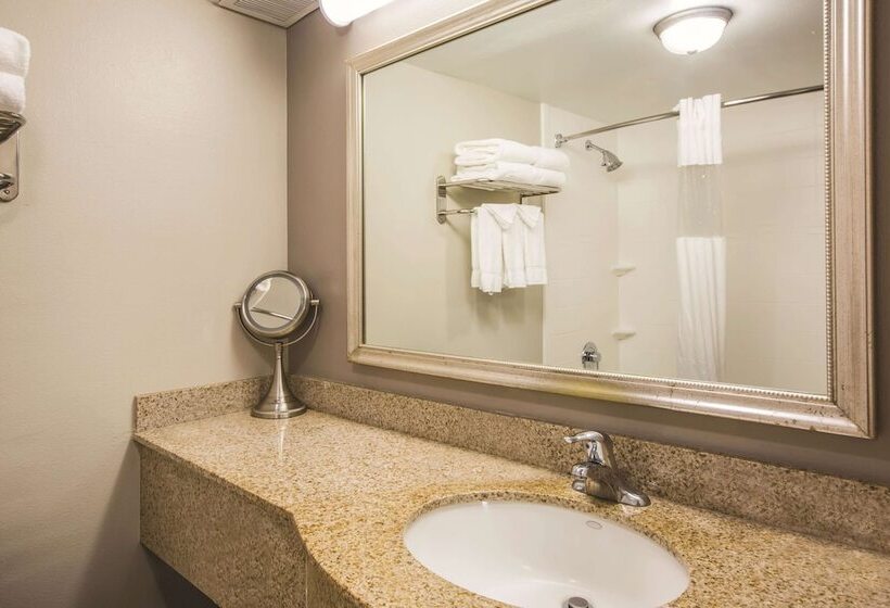 هتل Fairfield By Marriott Inn & Suites Fresno Riverpark