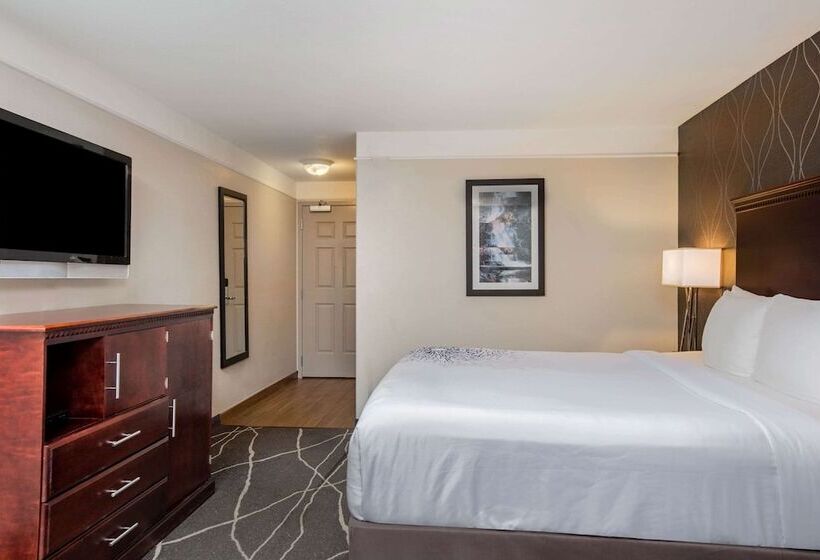 هتل Fairfield By Marriott Inn & Suites Fresno Riverpark
