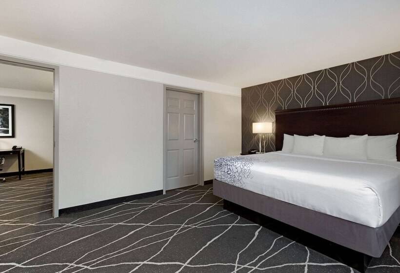 هتل Fairfield By Marriott Inn & Suites Fresno Riverpark