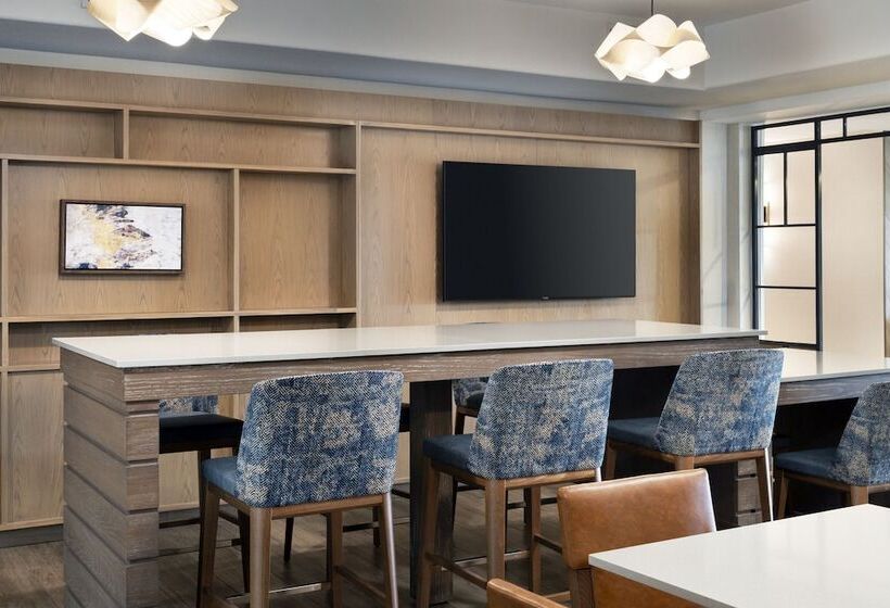 هتل Fairfield By Marriott Inn & Suites Fresno Riverpark