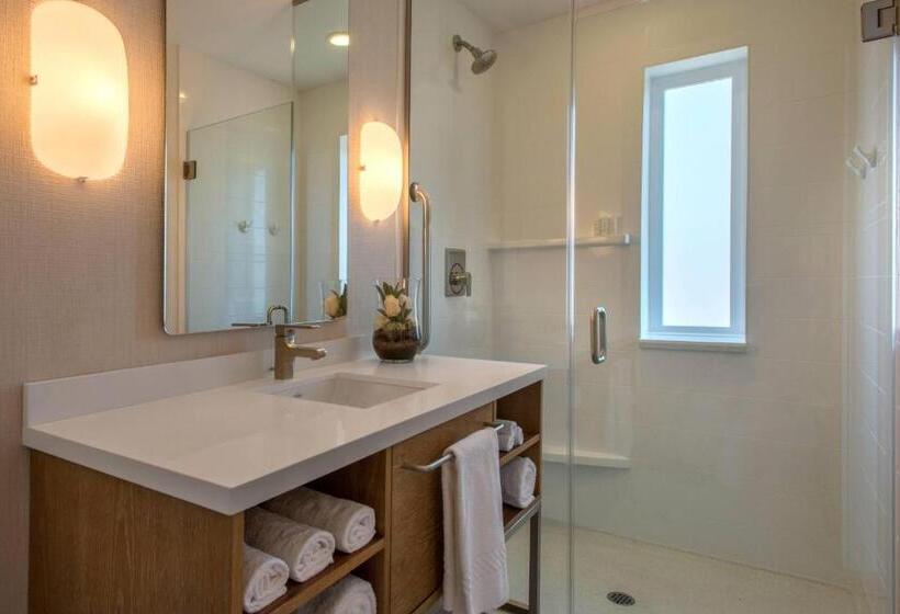 هتل Springhill Suites By Marriott Oceanside Beach