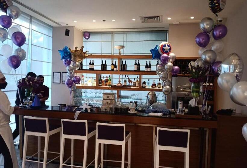 בית מלון כפרי Taj Wellington Mews