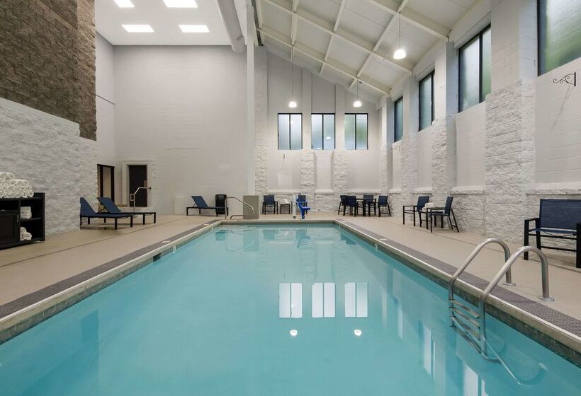 מוטל Graystone Lodge, Ascend Hotel Collection