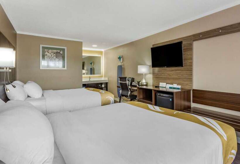 Мотель Quality Inn & Suites