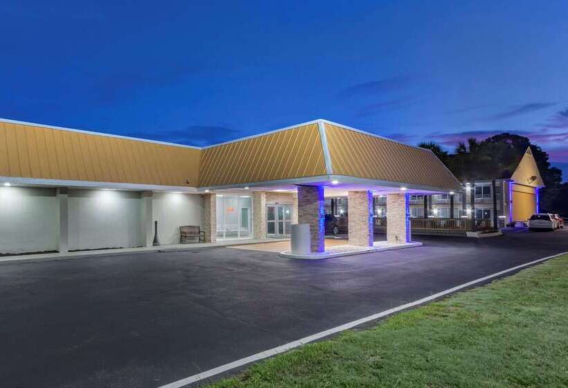Мотель Quality Inn & Suites