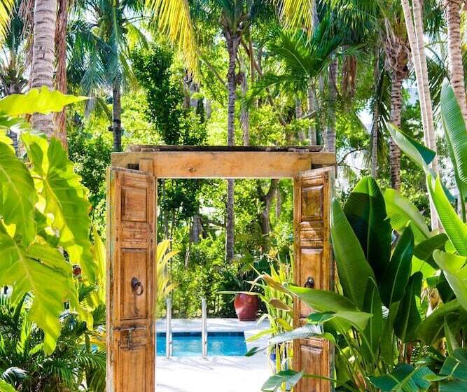 منتجع Parrot Key Hotel & Villas