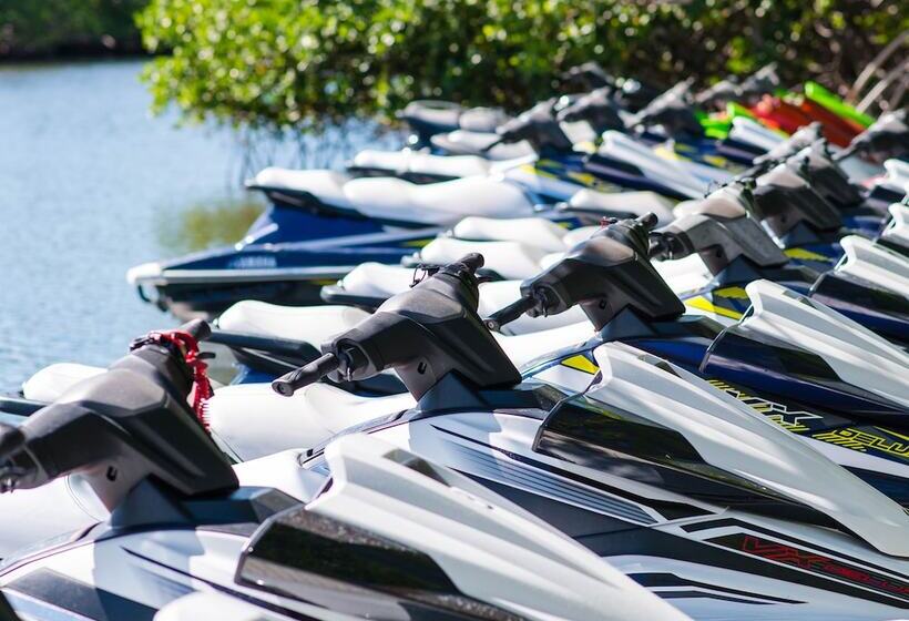 منتجع Parrot Key Hotel & Villas