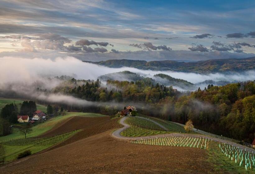 هاستل Lieperts Cafè Dinners