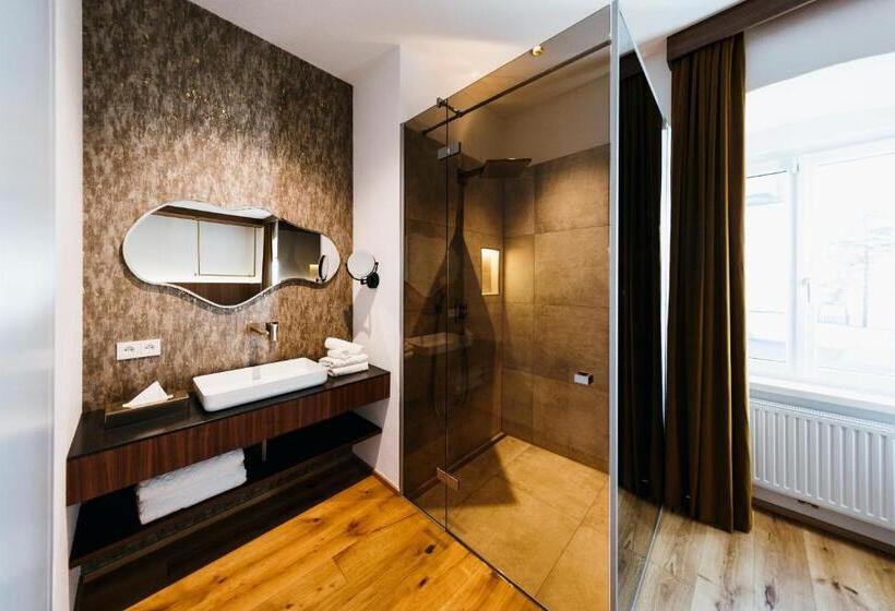 هاستل Lieperts Cafè Dinners