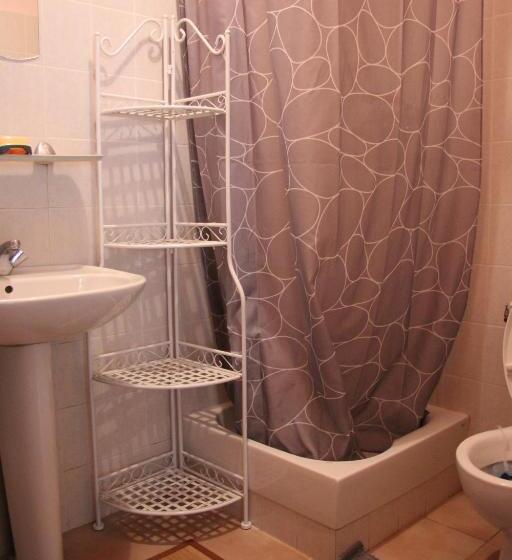 مبيت وإفطار Chambre D Hôte Chez Antoinette Et Charles