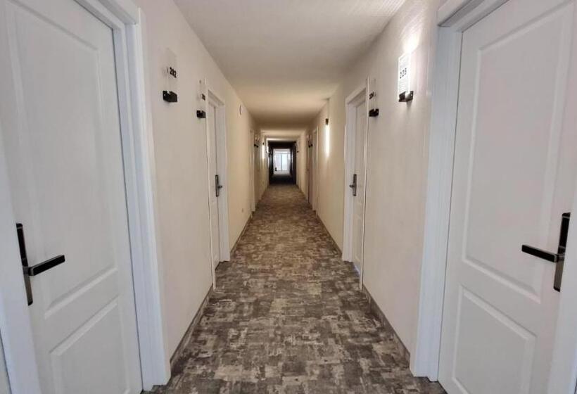 هتل Mojo Resort