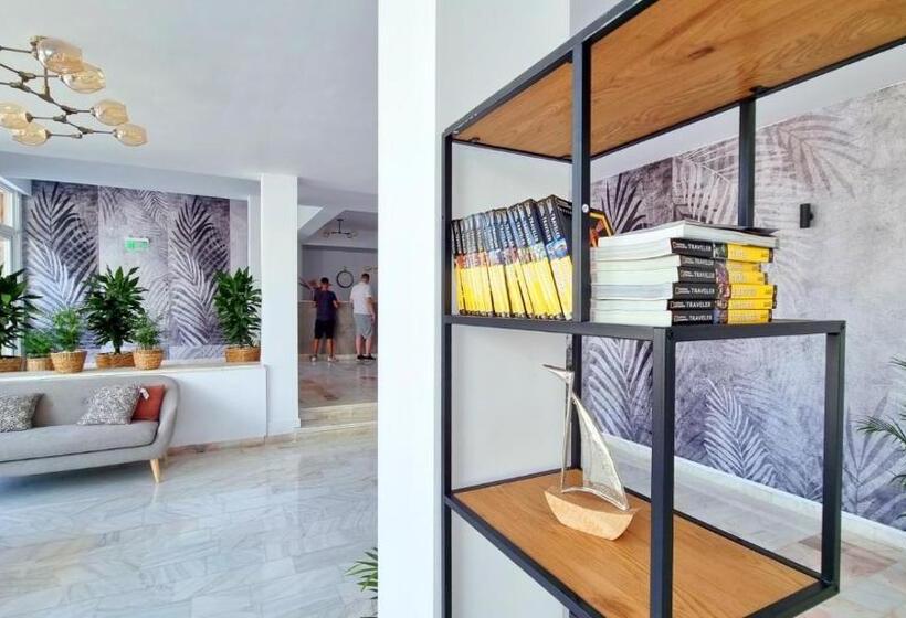 هتل Mojo Resort