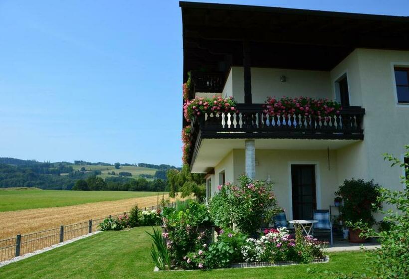 بنسيون Haus Gruber