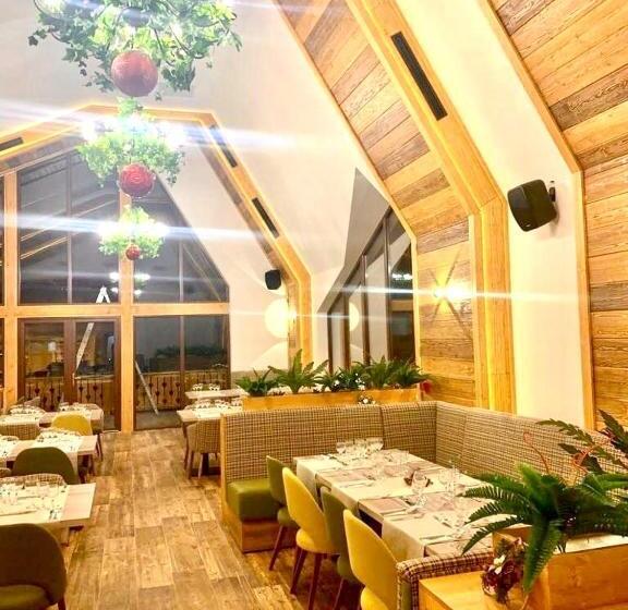 پانسیون Popasul Domnesc  Resort& Spa  Voronet Vue