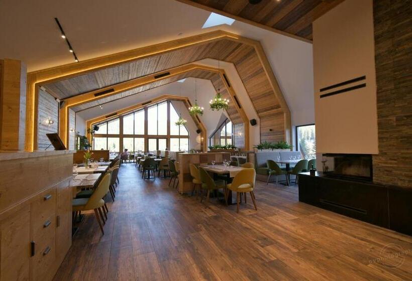 پانسیون Popasul Domnesc  Resort& Spa  Voronet Vue