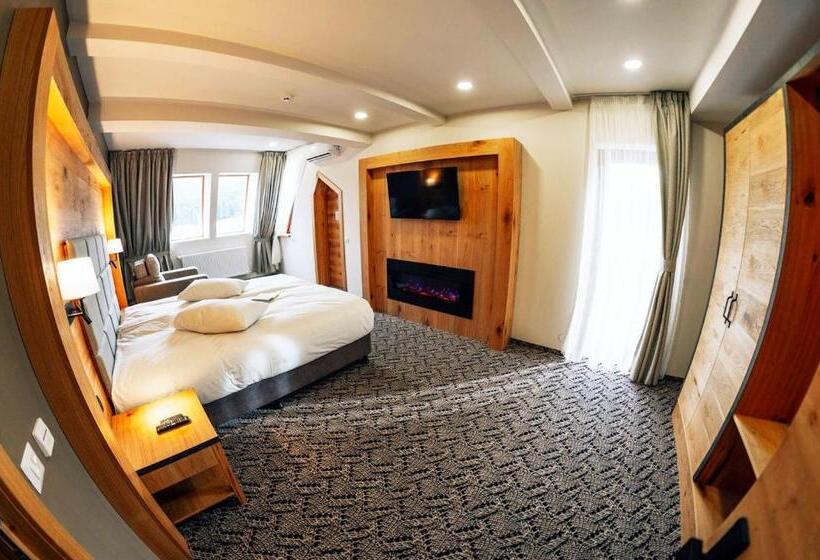 پانسیون Popasul Domnesc  Resort& Spa  Voronet Vue