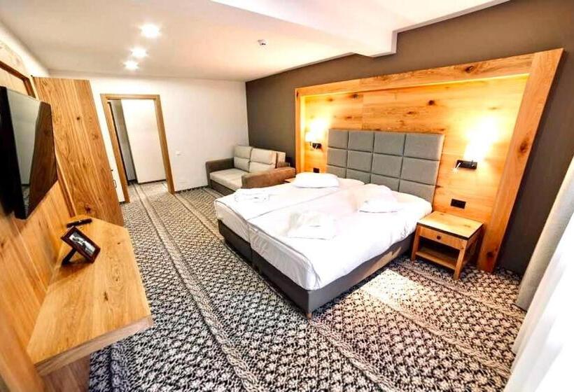 پانسیون Popasul Domnesc  Resort& Spa  Voronet Vue