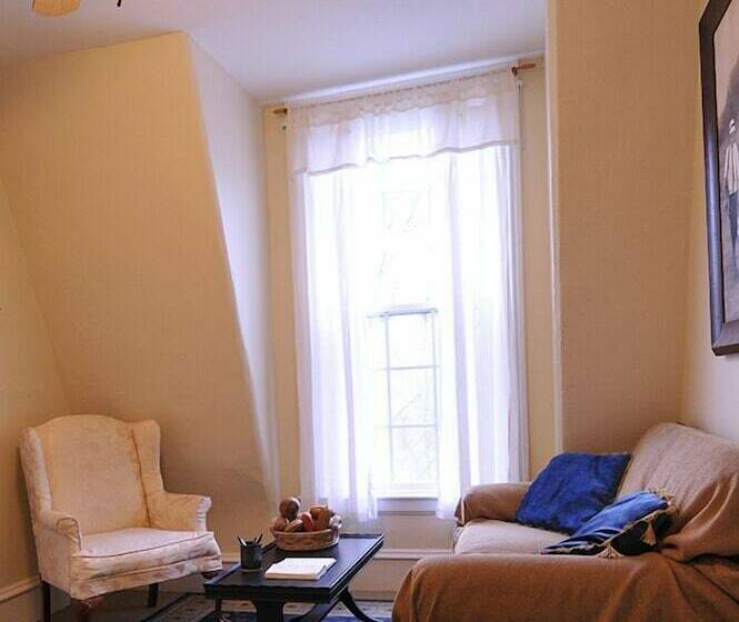 فندق Hall House