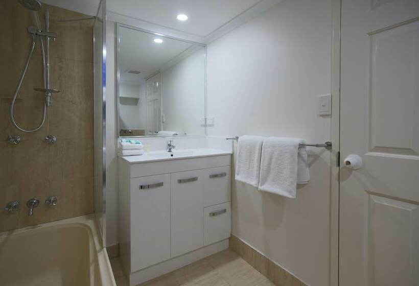 هتل 19th Avenue On The Beach