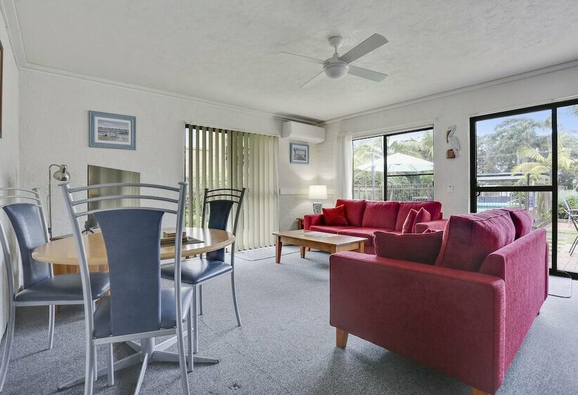 Ocean Drive Apartments