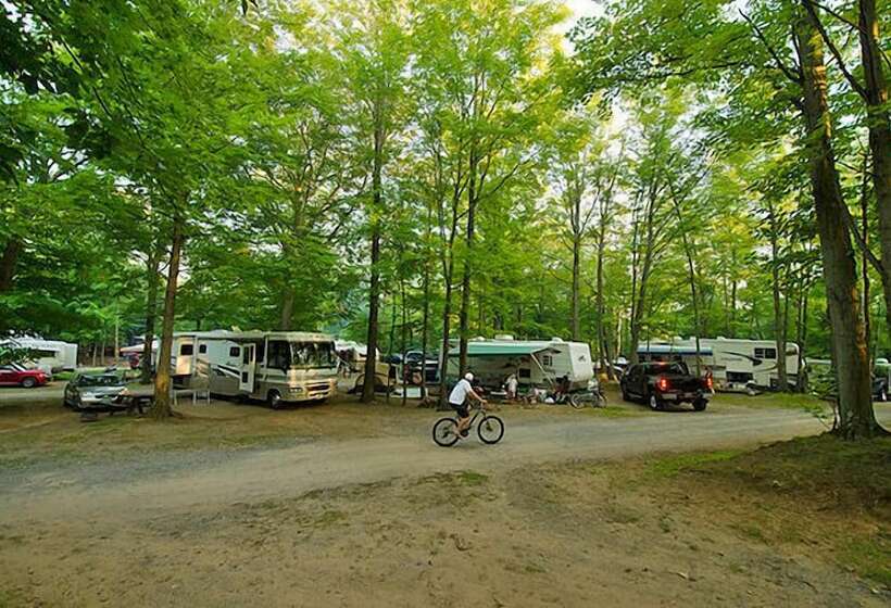 Отель Brennan Beach Rv Resort   Caravan Park