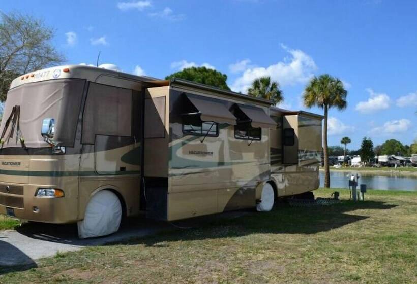 호텔 Winter Quarters Encore Manatee Rv Resort