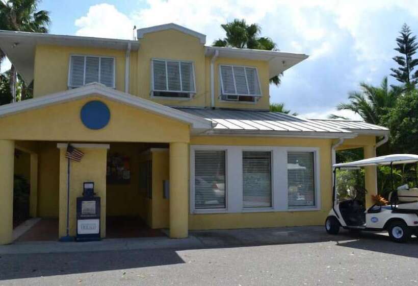 호텔 Winter Quarters Encore Manatee Rv Resort