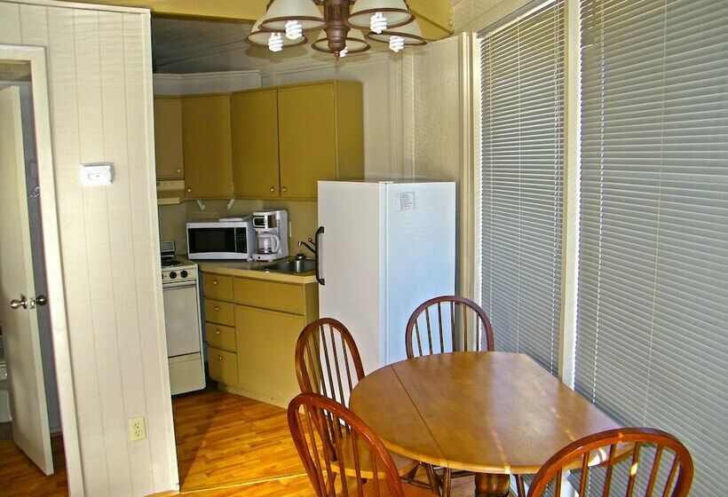 Lake Myers Rv & Camping Resort