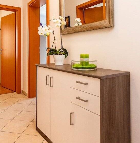 هتل Mare & Mons Deluxe Apartments