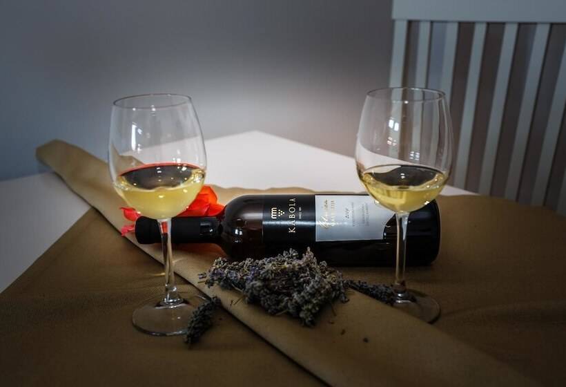 هتل Mare & Mons Deluxe Apartments