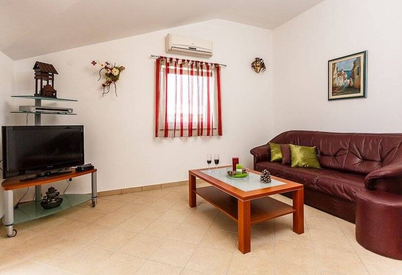 هتل Mare & Mons Deluxe Apartments