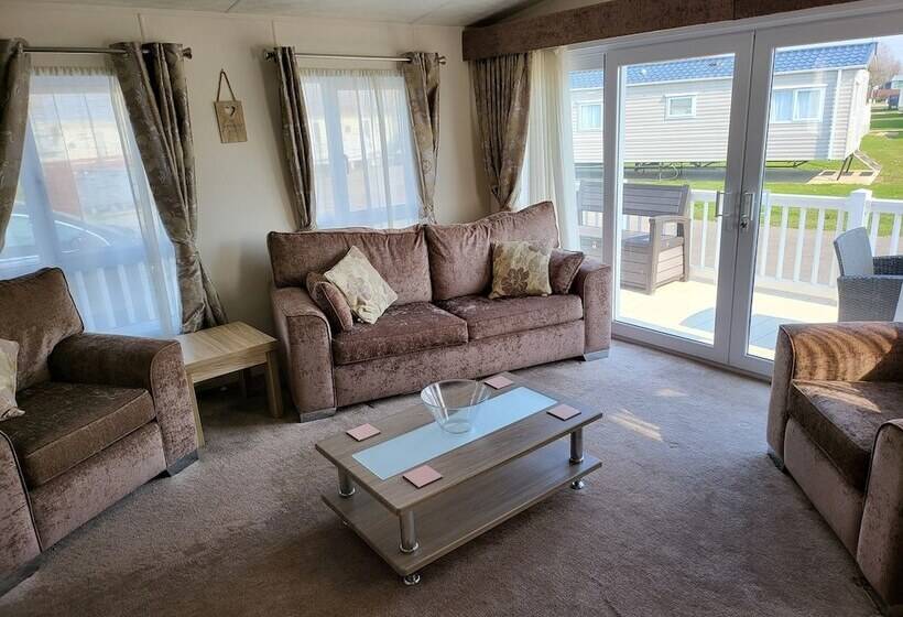 هتل 2br Sleeps6 Fireplace Parking Patio Seaside