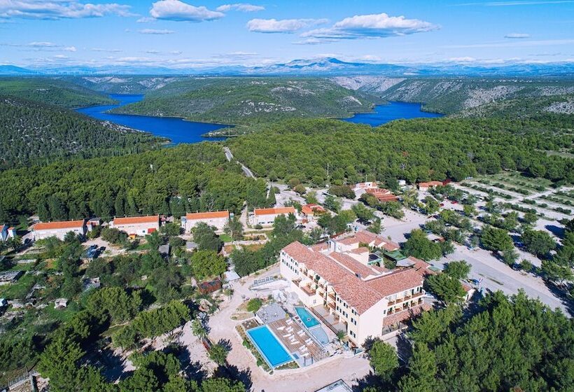 بنسيون Charming Park View Room With Breakfast Included