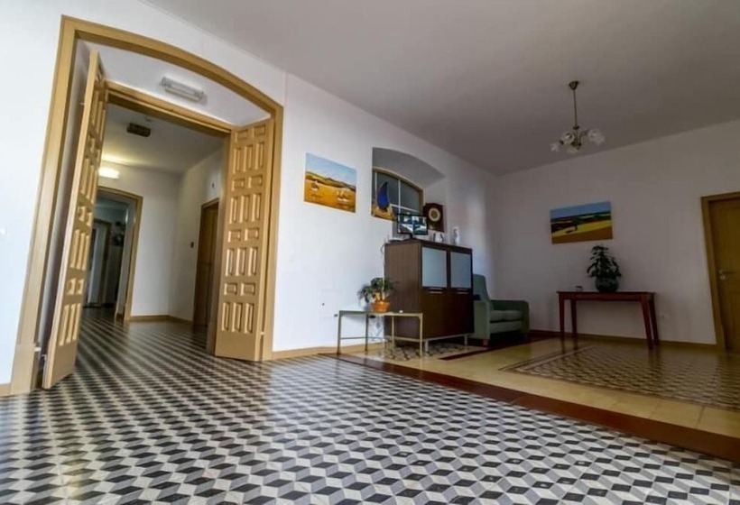 تختخواب و صبحانه Abetarda Cc