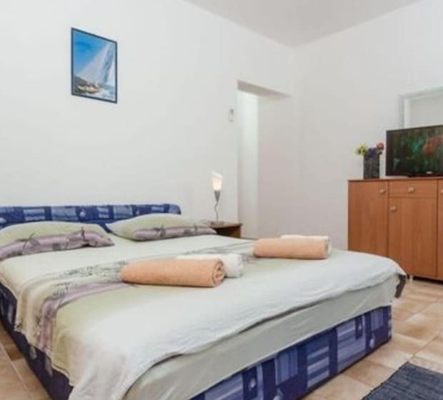 Отель Beautiful Double Bed Room With Balcony And Sea View