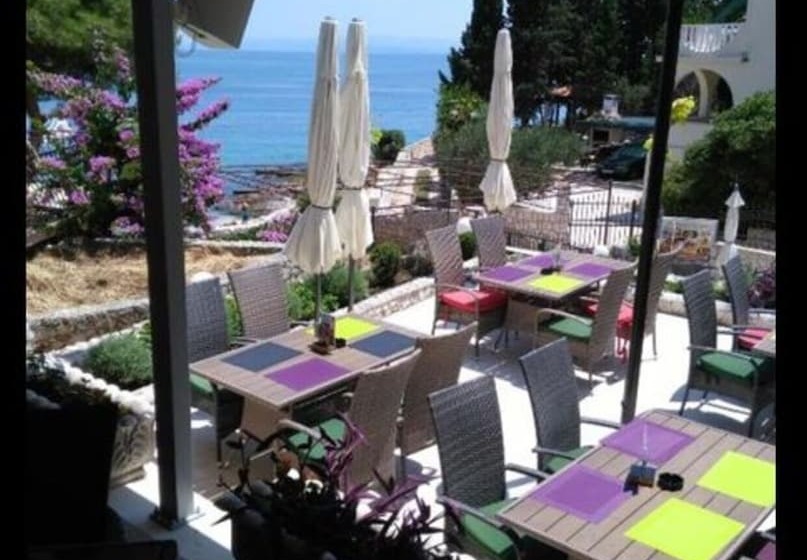 فندق Excellent Double Bed Room With Balcony And Sea View