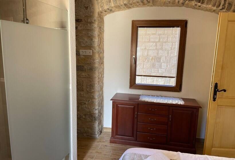 פנסיון Castle Inn