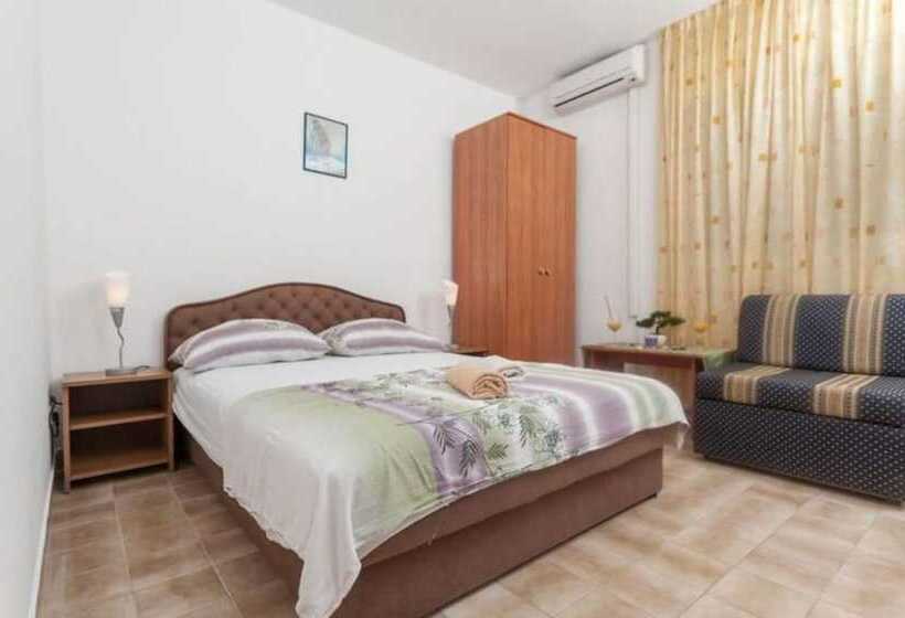 펜션 Cozy Double Bed Room With Balcony And Garden View
