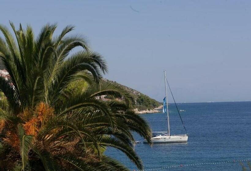 بنسيون Lavish Double Bed Room With Balcony And Sea View