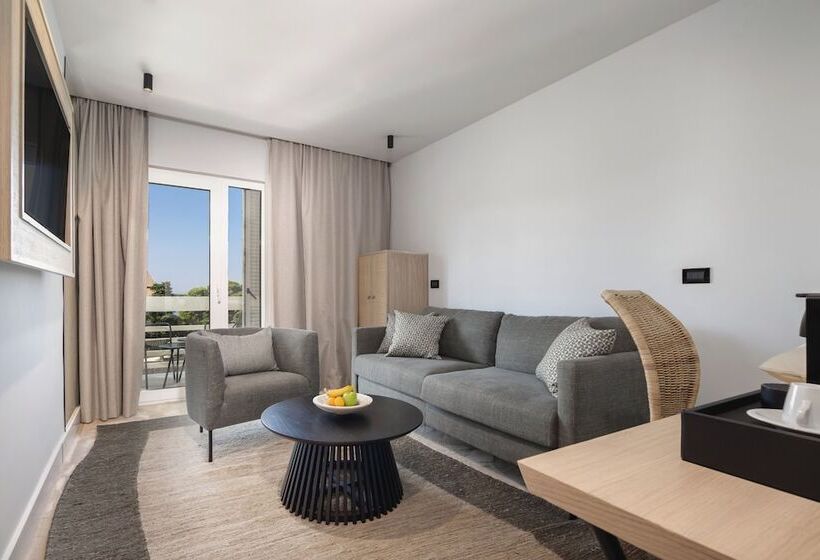 هتل Beach Bay Hvar