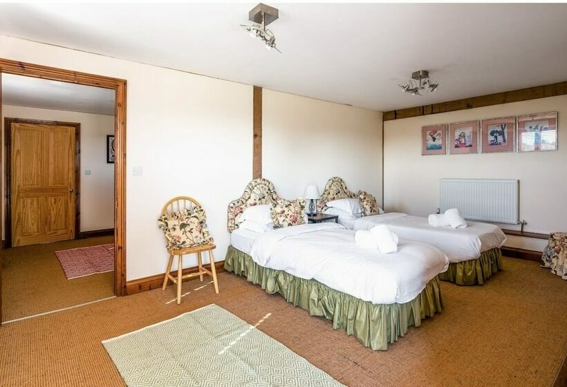 בית מלון כפרי Huish Lodge