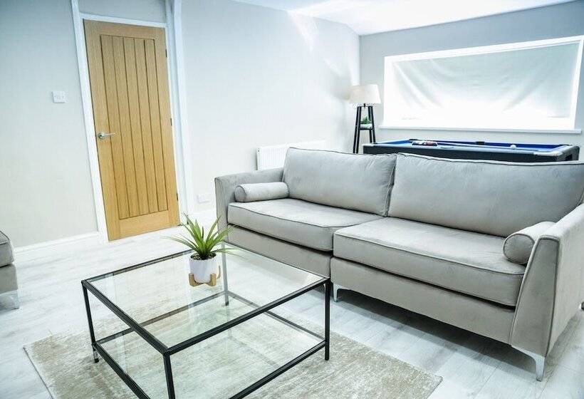 اقامتگاه Inviting 1 Bed House In Bradford
