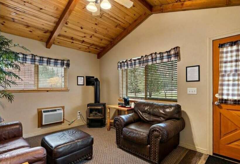 Southfork Lodge Cabin 1
