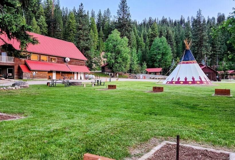 Southfork Lodge Cabin 3