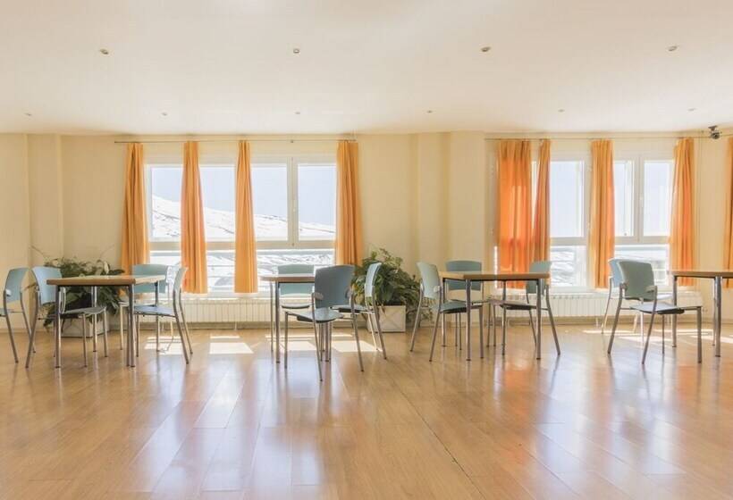 Albergue Inturjoven Sierra Nevada Hostel